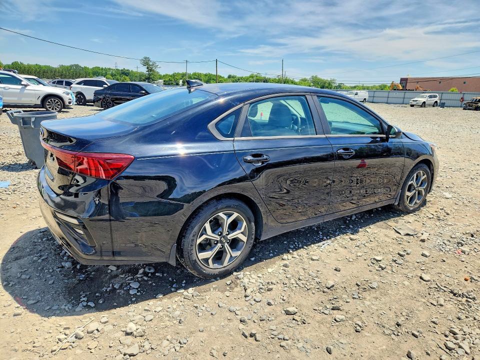 Photo 3 from auction – 2019 KIA FORTE with VIN 3KPF24AD3KE061480