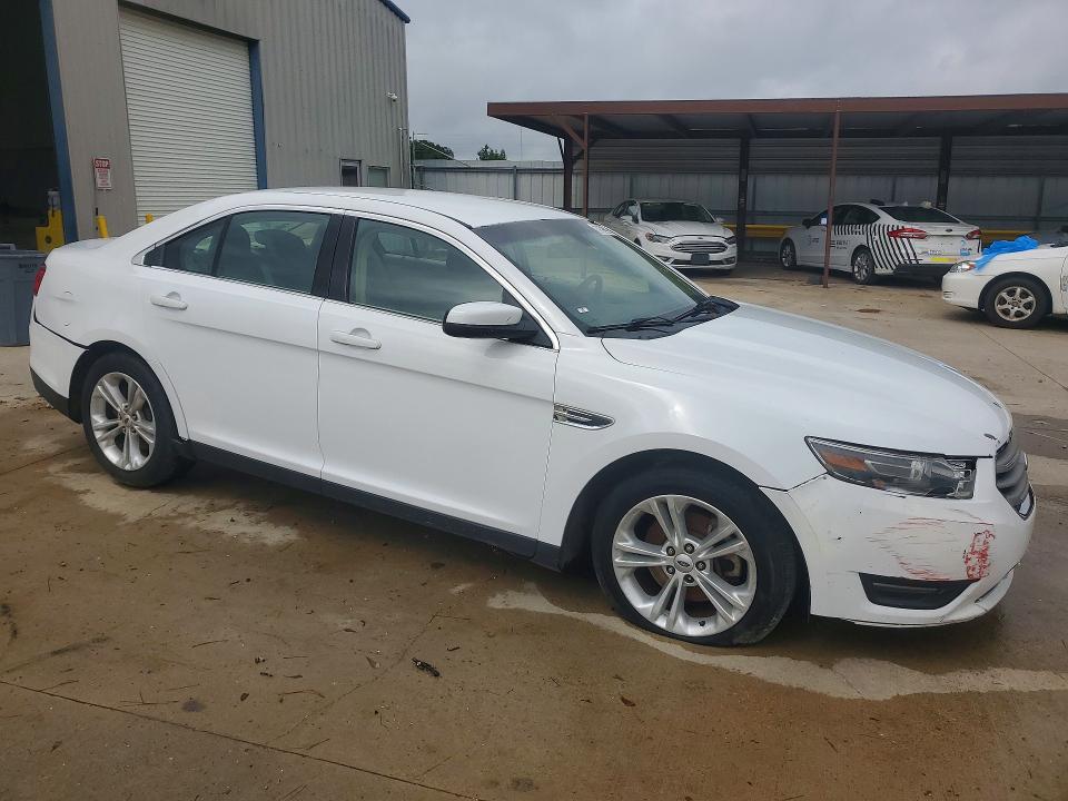 Photo 4 from auction – 2015 FORD TAURUS with VIN 1FAHP2E95FG154615