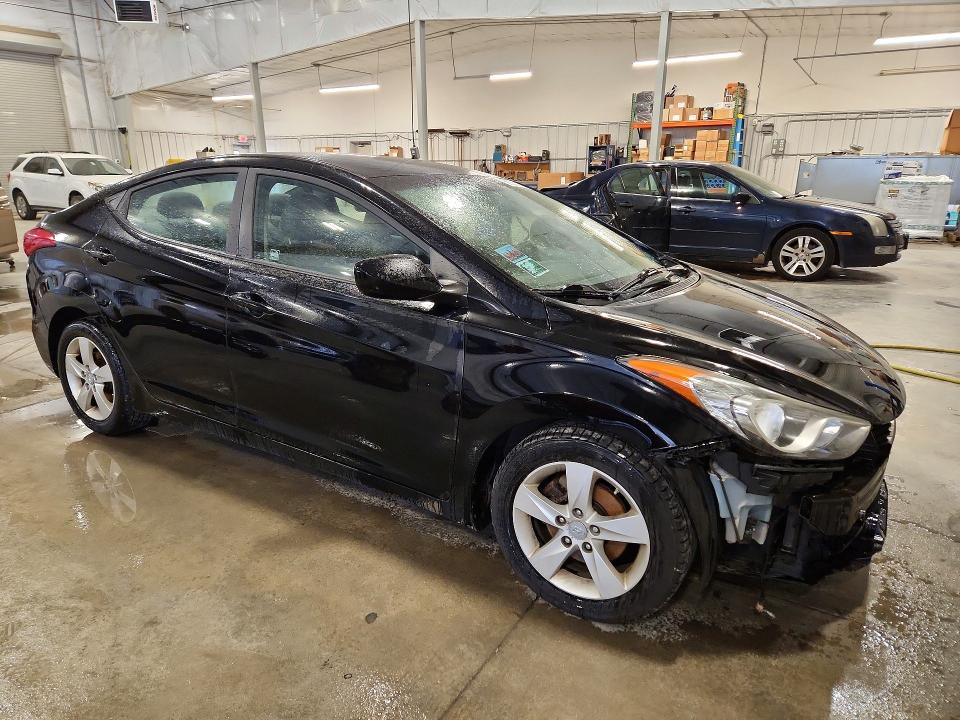 Photo 4 from auction – 2012 HYUNDAI ELANTRA with VIN 5NPDH4AE7CH93425