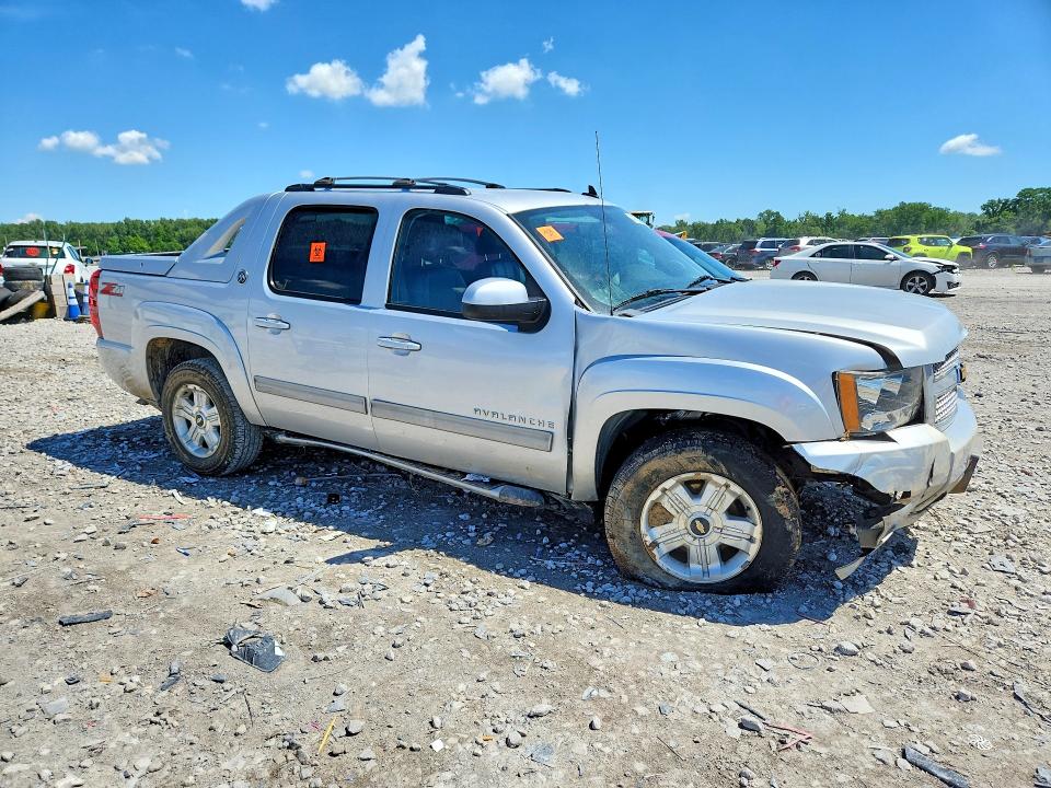 Photo 4 from auction – 2013 CHEVROLET AVALANCHE with VIN 3GNMCFE03DG176005