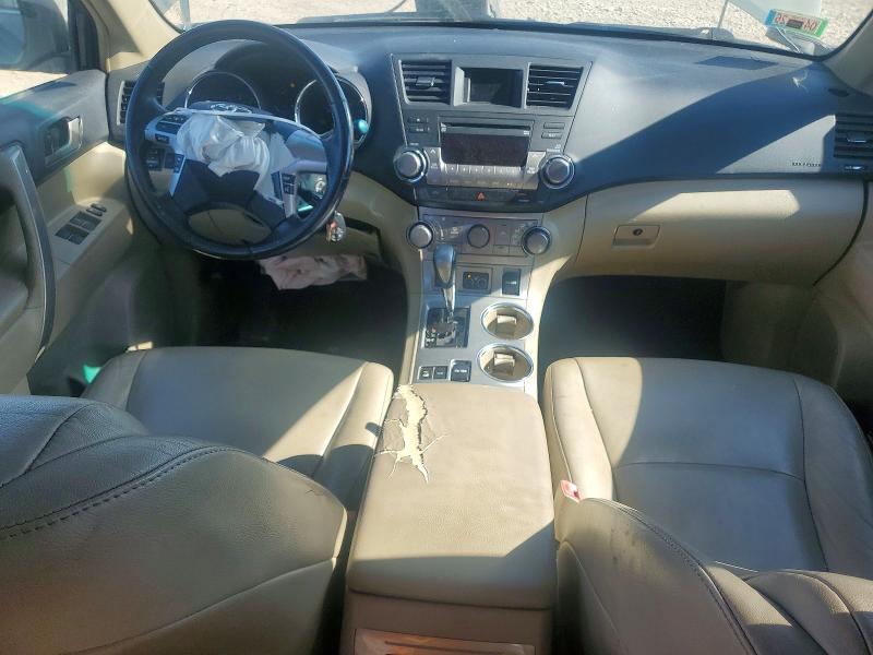 Photo 8 from auction – 2011 TOYOTA HIGHLANDER with VIN 5TDBK3EH8BS057517