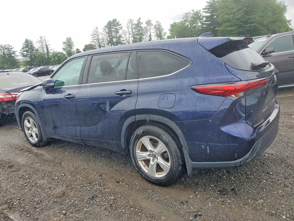 Photo 2 from auction – 2021 TOYOTA HIGHLANDER with VIN 5TDBZRBH6MS556967