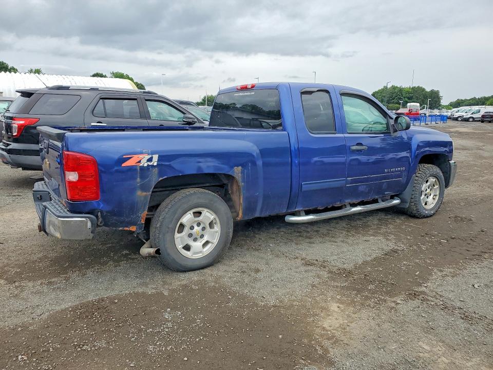 Photo 3 from auction – 2013 CHEVROLET SILVERADO with VIN 1GCRKSE70DZ197921