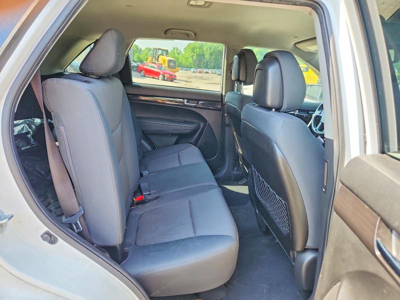 Photo 11 from auction – 2012 KIA SORENTO with VIN 5XYKTCA62CG223501