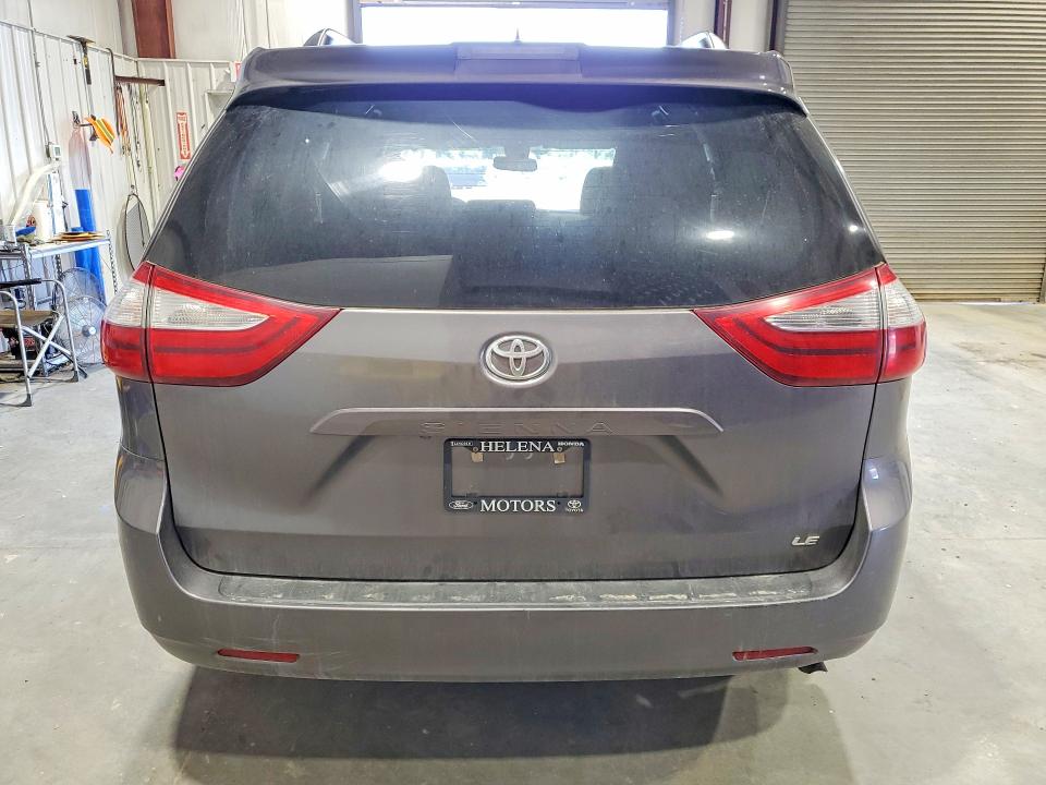 Photo 6 from auction – 2018 TOYOTA SIENNA with VIN 5TDKZ3DC9JS912516