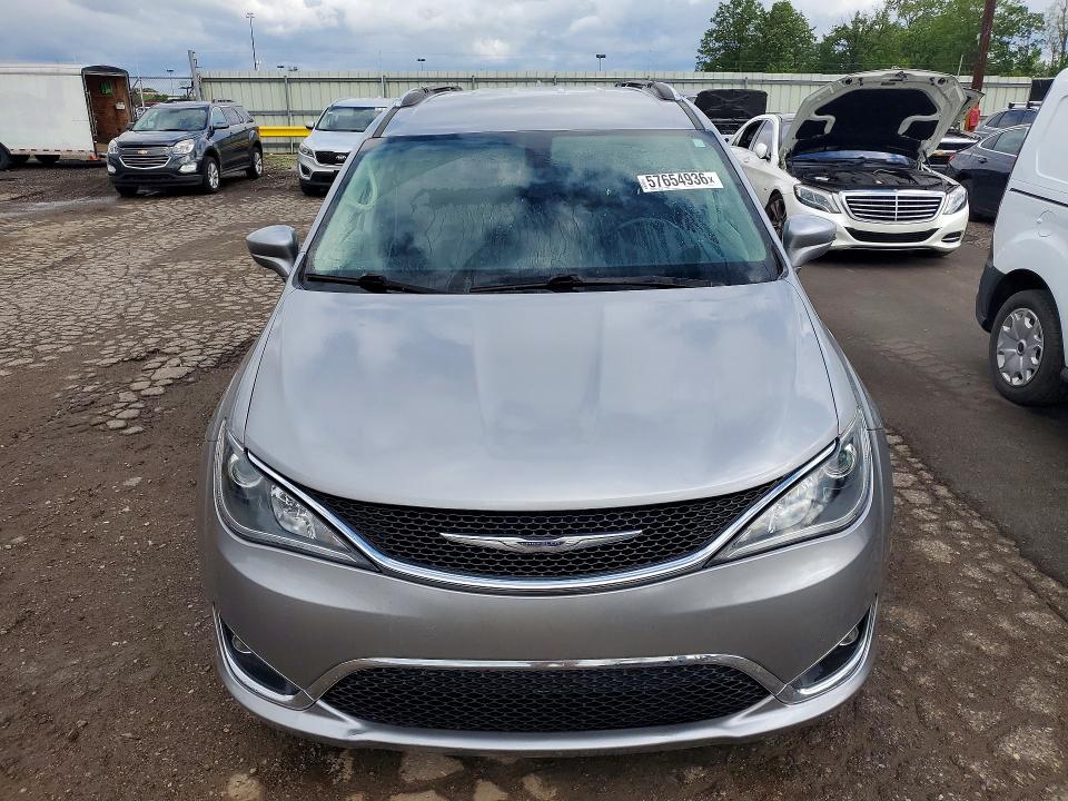 Photo 5 from auction – 2017 CHRYSLER PACIFICA with VIN 2C4RC1EG3HR614150