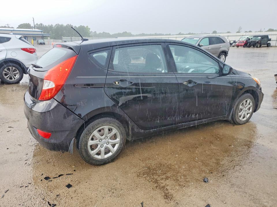 Photo 3 from auction – 2013 HYUNDAI ACCENT with VIN KMHCT5AE1DU092032