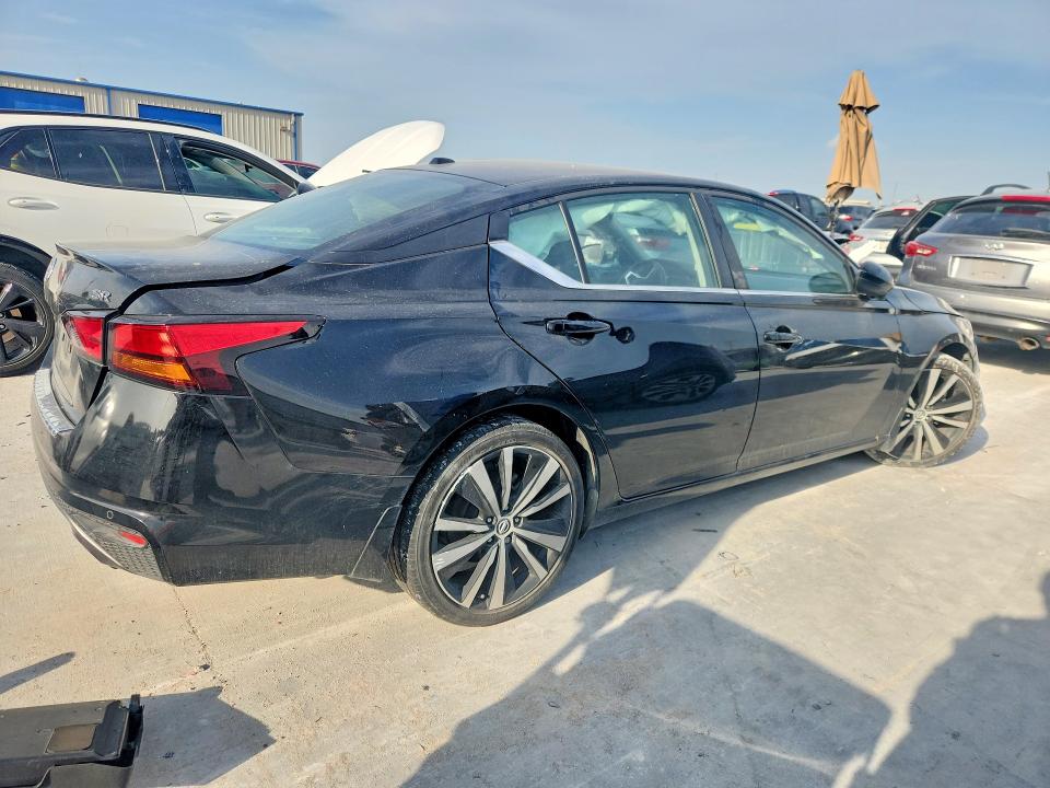 Photo 3 from auction – 2022 NISSAN ALTIMA with VIN 1N4BL4CV4NN388932