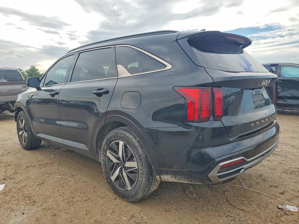 Photo 2 from auction – 2022 KIA SORENTO with VIN 5XYRL4LC5NG079856