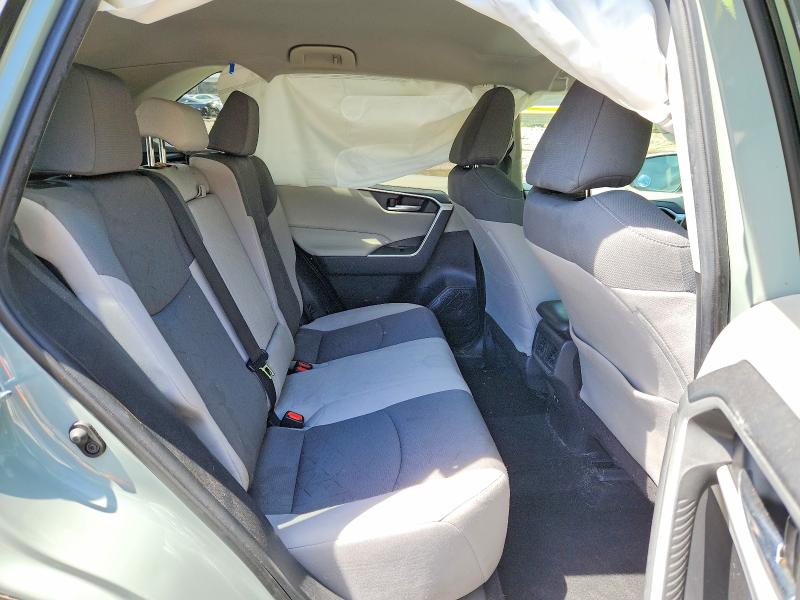 Photo 11 from auction – 2021 TOYOTA RAV4 with VIN 2T3P1RFV0MW228987