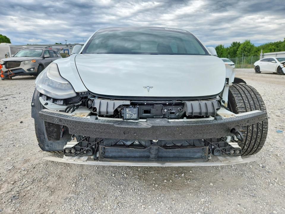 Photo 5 from auction – 2019 TESLA MODEL 3 with VIN 5YJ3E1EBXKF436955