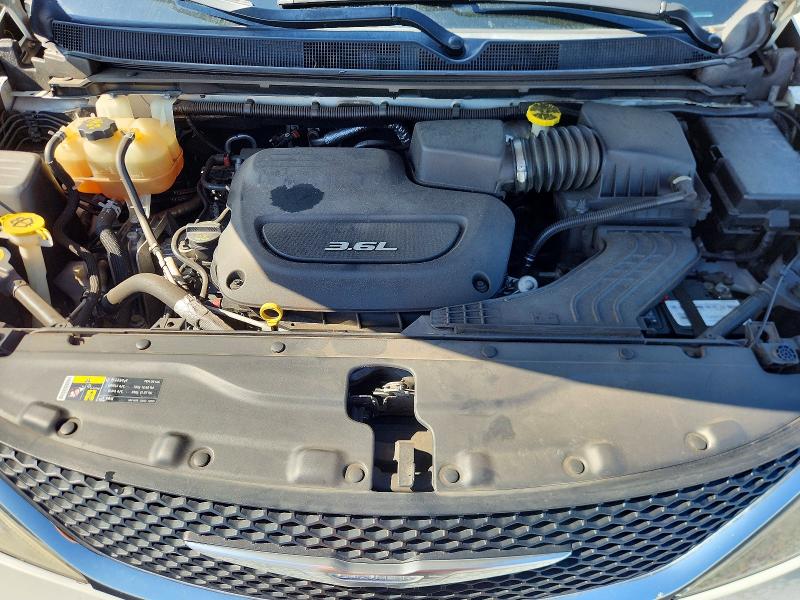 Photo 12 from auction – 2017 CHRYSLER PACIFICA with VIN 2C4RC1DG5HR579015