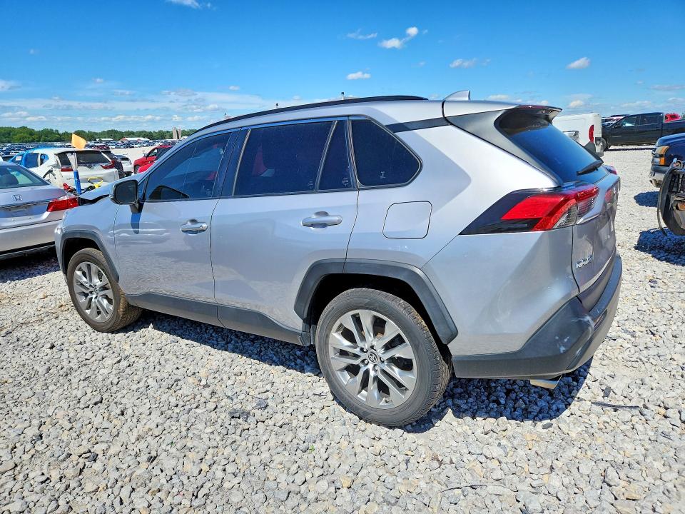 Photo 2 from auction – 2019 TOYOTA RAV4 with VIN JTMC1RFV3KD517001