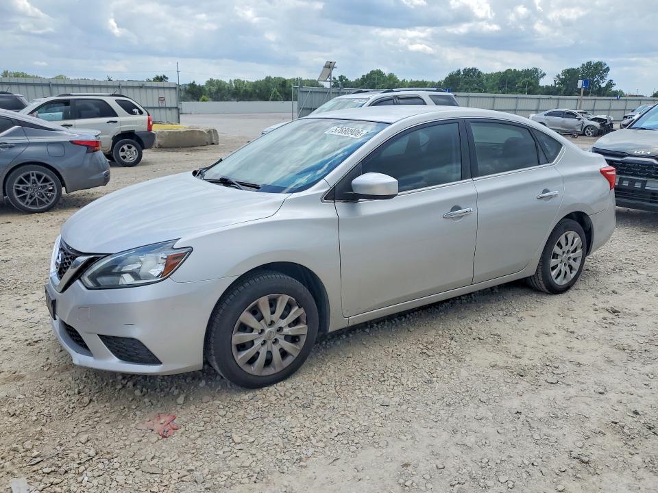 NISSAN SENTRA 2016 with VIN 3N1AB7APXGY242641 - Photo from auction