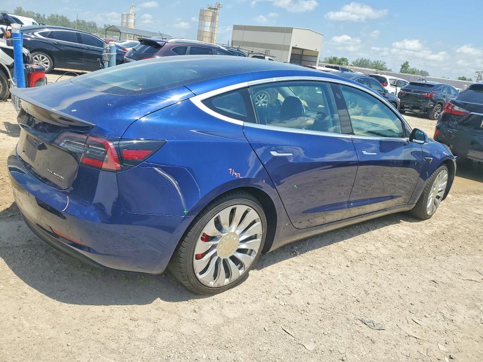 Photo 3 from auction – 2018 TESLA MODEL 3 with VIN 5YJ3E1EB0JF072351