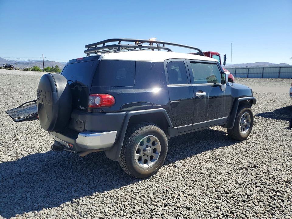 Photo 3 from auction – 2013 TOYOTA FJ CRUISER with VIN JTEBU4BF9DK163614