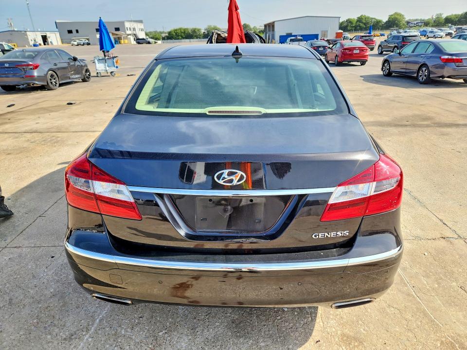 Photo 6 from auction – 2013 HYUNDAI GENESIS with VIN KMHGC4DD3DU247050