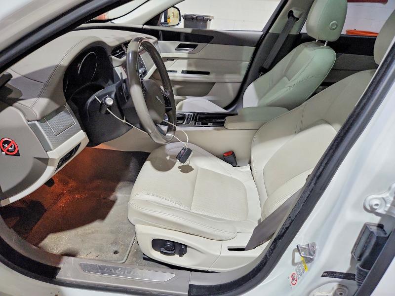 Photo 7 from auction – 2016 JAGUAR XF with VIN SAJBE4BV8GCY02669