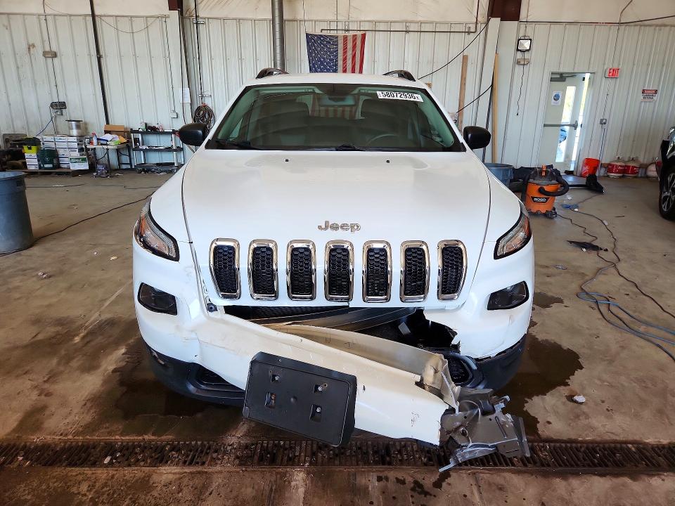 Photo 5 from auction – 2017 JEEP CHEROKEE with VIN 1C4PJMAS5HW647778
