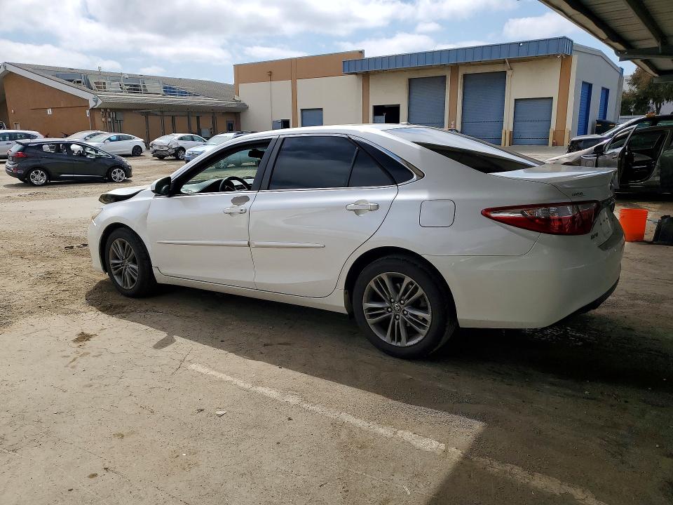 Zdjęcie 2 z aukcji – 2015 TOYOTA CAMRY z VIN 4T1BF1FK3FU075939