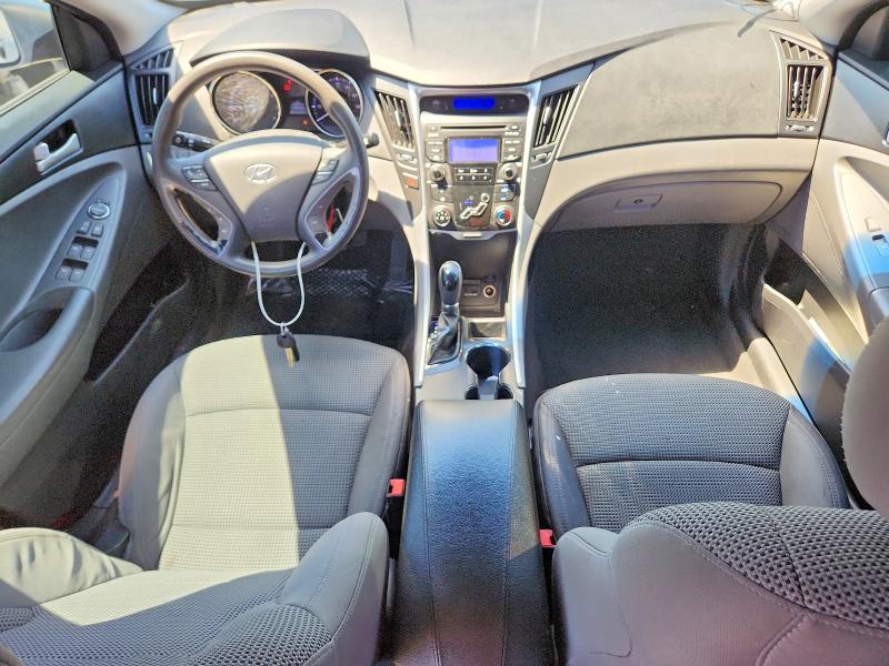 Photo 8 from auction – 2012 HYUNDAI SONATA with VIN 5NPEB4AC8CH312204
