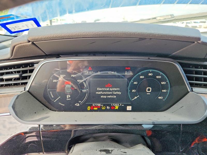 Photo 9 from auction – 2019 AUDI E-TRON with VIN WA1LAAGE1KB021698