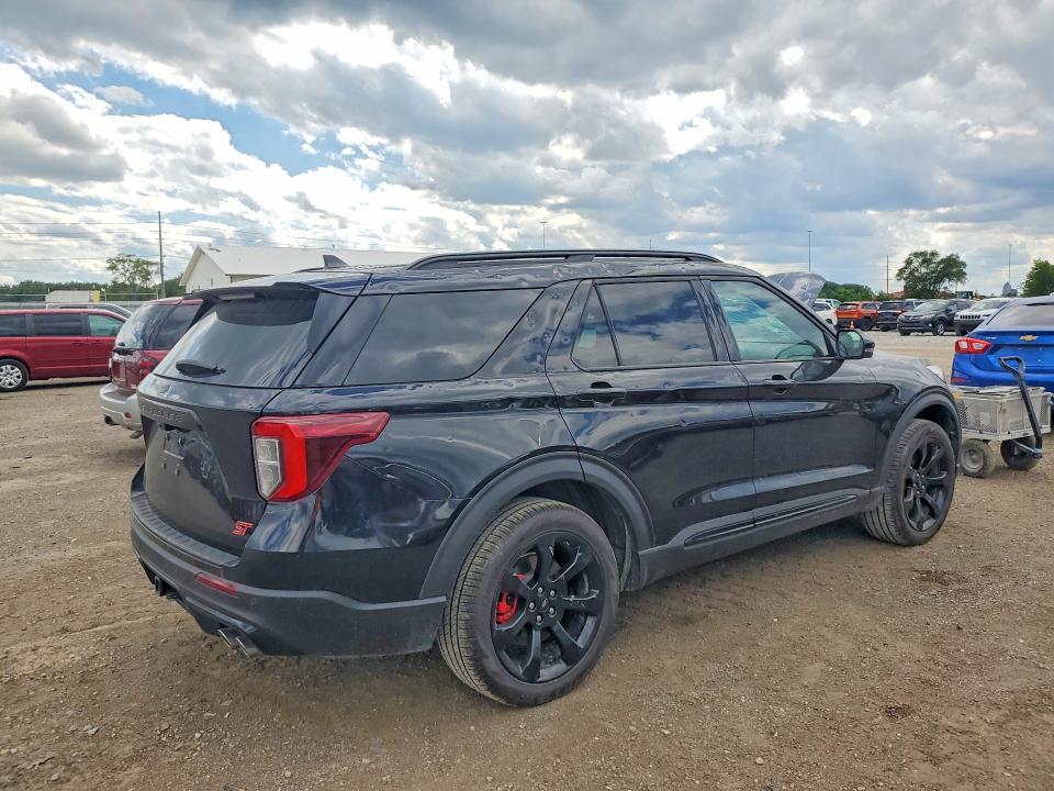 Photo 3 from auction – 2023 FORD EXPLORER with VIN 1FM5K8GC0PGC29774