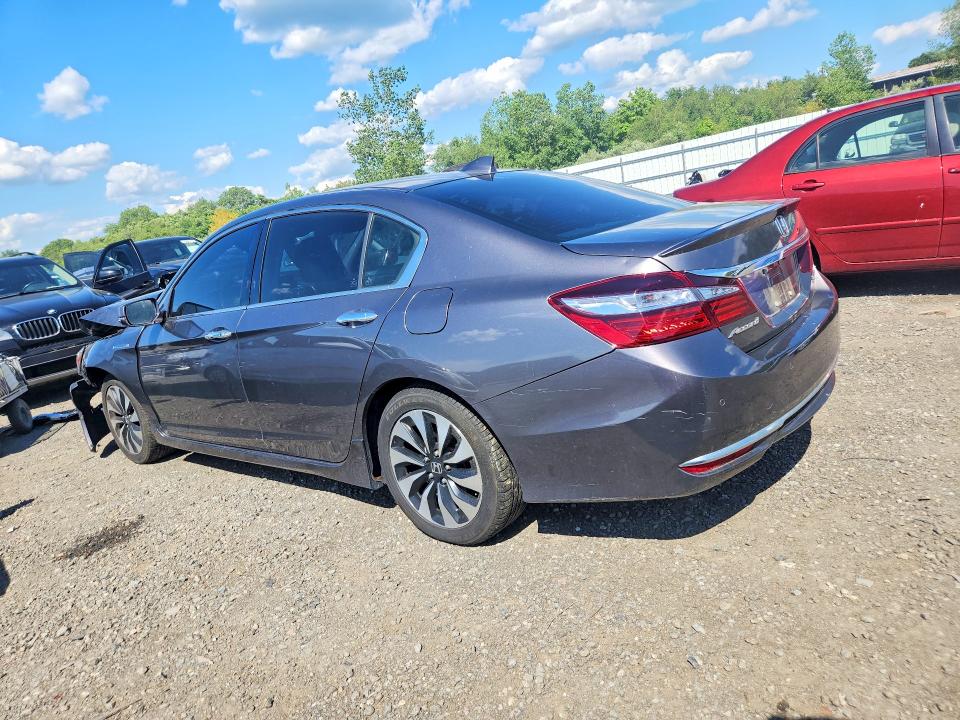 Photo 2 from auction – 2017 HONDA ACCORD with VIN JHMCR6F75HC003401