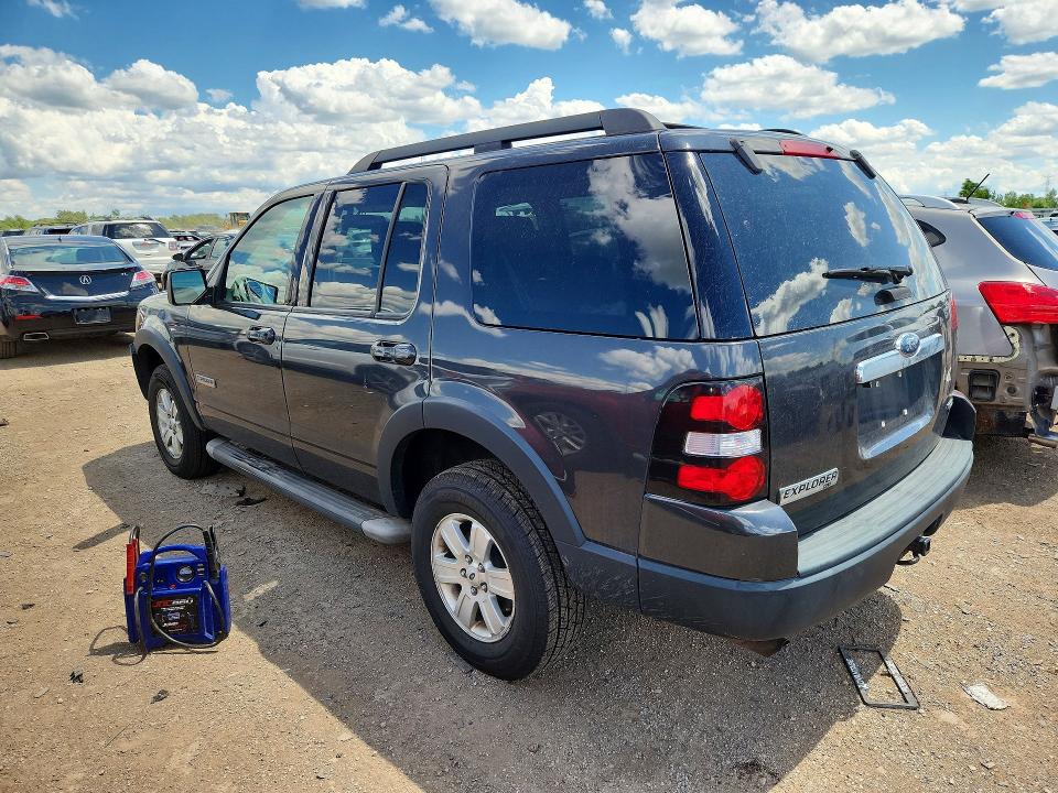 Photo 2 from auction – 2007 FORD EXPLORER with VIN 1FMEU73E77UA77909