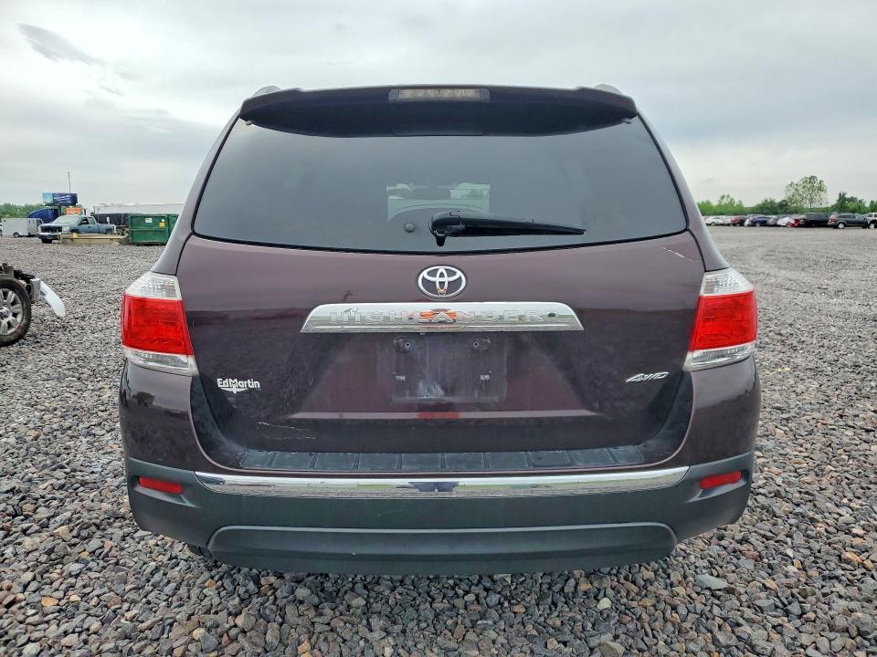 Photo 6 from auction – 2013 TOYOTA HIGHLANDER with VIN 5TDBK3EH2DS182502