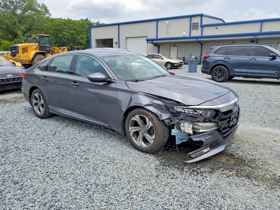 Photo 4 from auction – 2018 HONDA ACCORD with VIN 1HGCV1F49JA053940