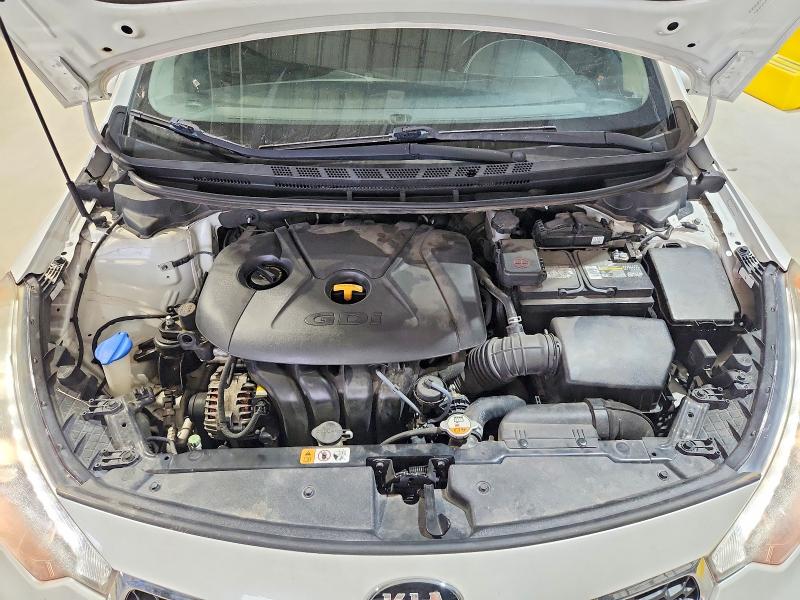 Photo 11 from auction – 2016 KIA FORTE with VIN KNAFX5A80G5629436