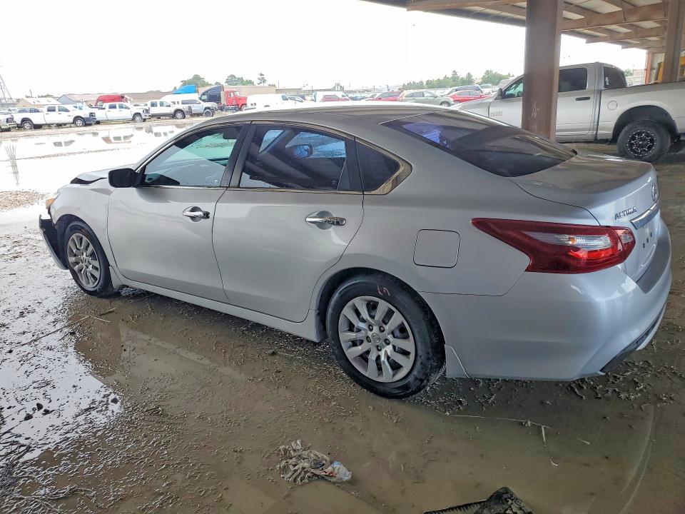 Photo 2 from auction – 2018 NISSAN ALTIMA with VIN 1N4AL3AP9JC299129