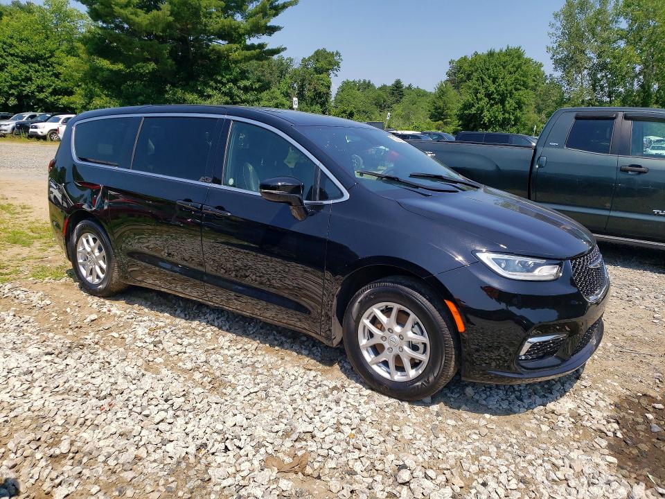 Photo 4 from auction – 2026 CHRYSLER PACIFICA with VIN 2C4RC1BG4TR168376