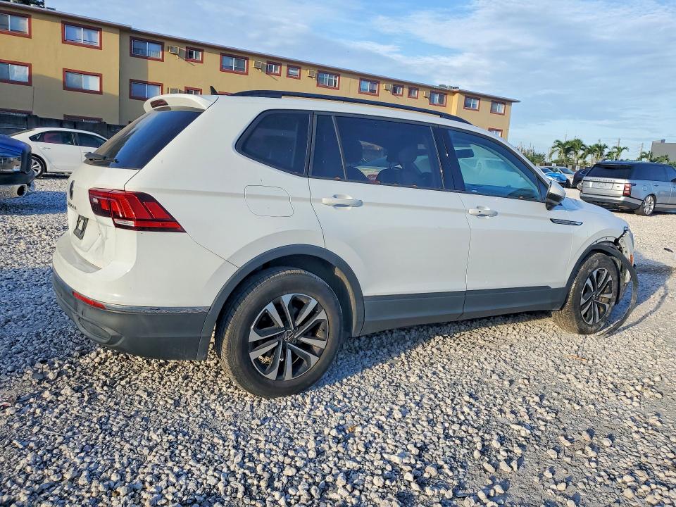 Снимка 3 от търг – 2022 VOLKSWAGEN TIGUAN с VIN 3VV1B7AX1NM004261