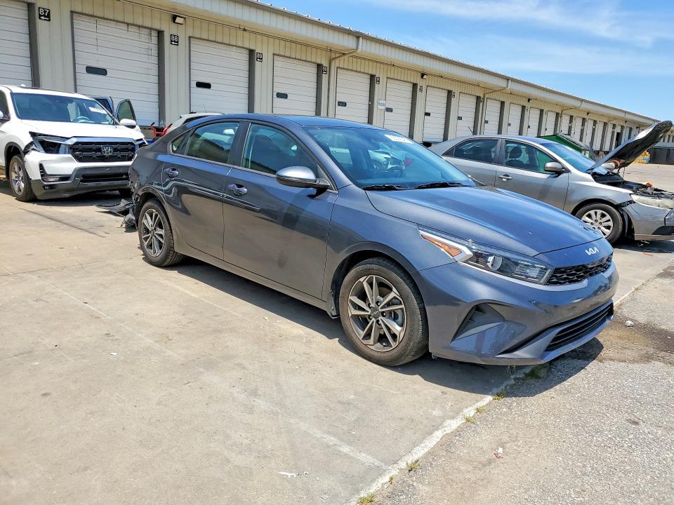 صورة رقم 4 من المزاد - 2022 KIA FORTE مع VIN 3KPF24AD4NE472617