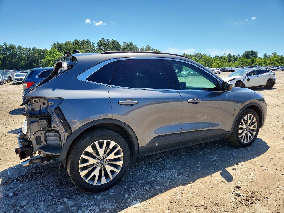 Photo 3 from auction – 2022 FORD ESCAPE with VIN 1FMCU9J98NUB68578