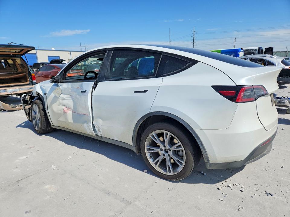 Photo 2 from auction – 2024 TESLA MODEL Y with VIN 7SAYGDEE1RA257953