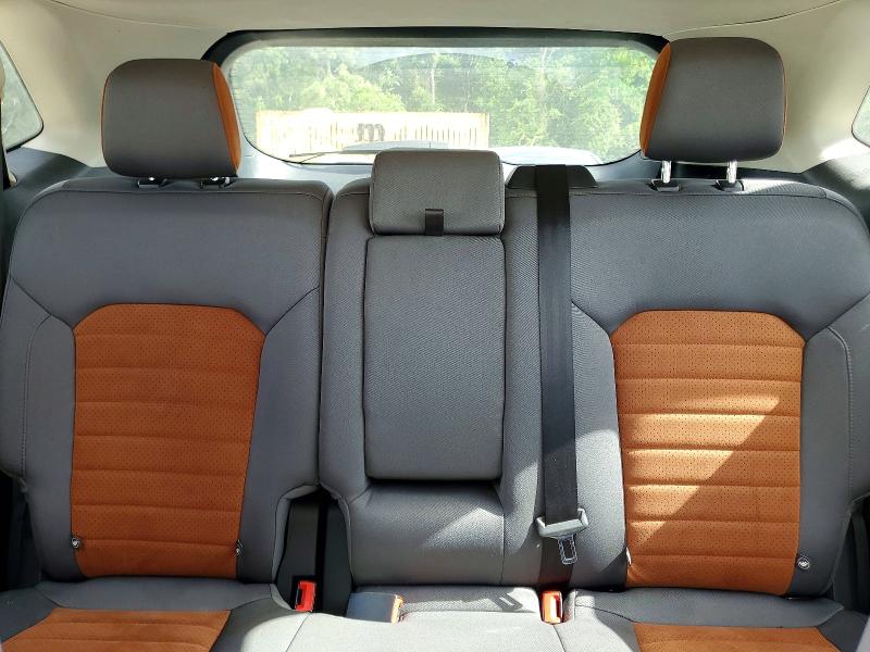Photo 10 from auction – 2018 FORD EDGE with VIN 2FMPK3J86JBB63035