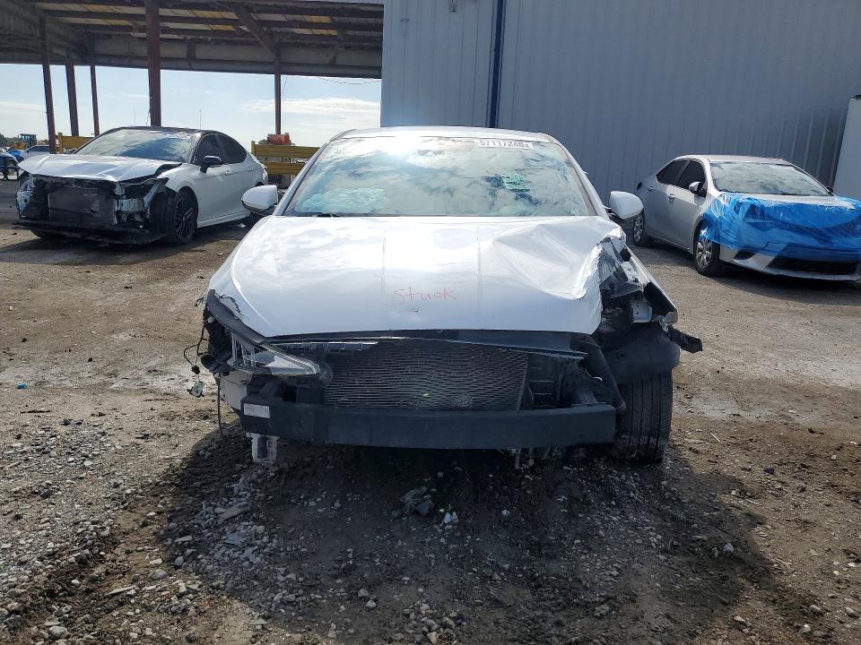 Снимка 5 от търг – 2020 HYUNDAI ELANTRA с VIN 5NPD84LFXLH597263