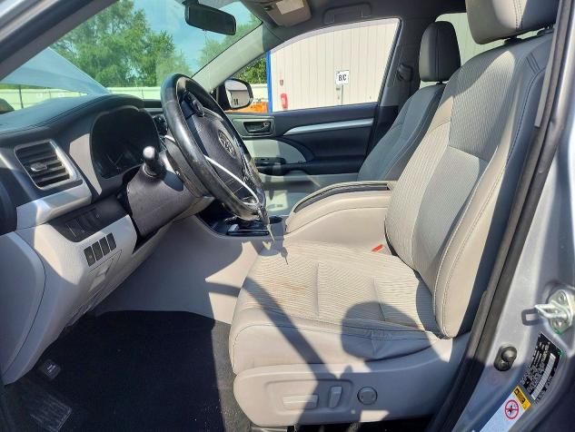 Photo 7 from auction – 2015 TOYOTA HIGHLANDER with VIN 5TDBKRFH5FS204626