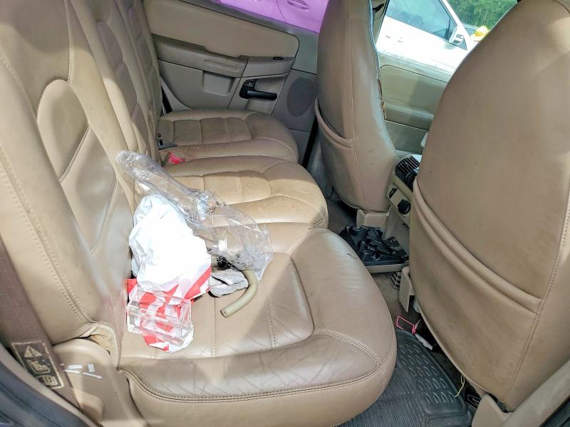 Photo 10 from auction – 2002 FORD EXPLORER with VIN 1FMZU63E52UA78934