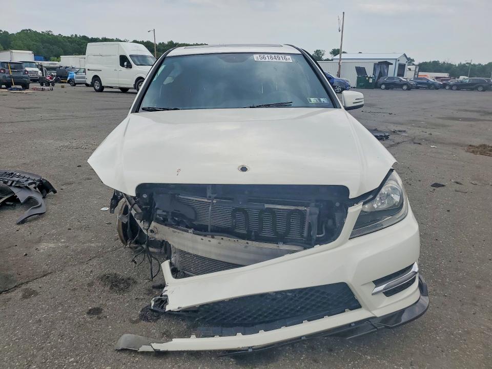 Photo 5 from auction – 2012 MERCEDES-BENZ C with VIN WDDGF8BB1CA702522