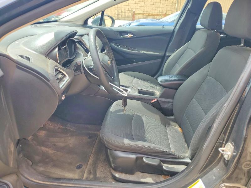 Photo 7 from auction – 2018 CHEVROLET CRUZE with VIN 1G1BE5SM6J7166547