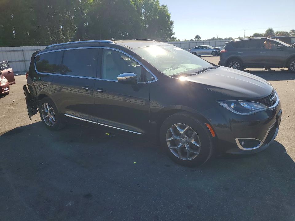 Photo 4 from auction – 2019 CHRYSLER PACIFICA with VIN 2C4RC1GG4KR523229