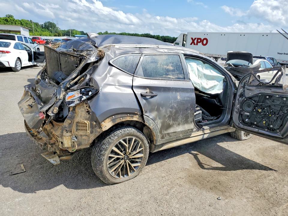 Photo 3 from auction – 2020 HYUNDAI TUCSON with VIN KM8J33AL2LU138797