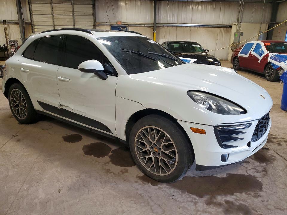 Photo 4 from auction – 2016 PORSCHE MACAN with VIN WP1AB2A58GLB55259