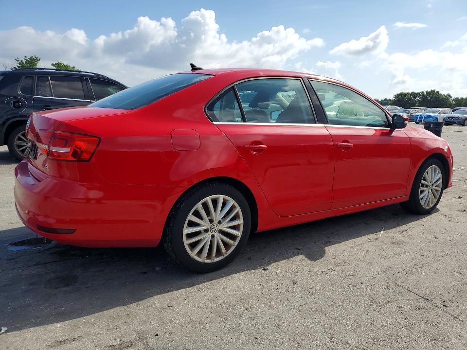 Снимка 3 от търг – 2015 VOLKSWAGEN JETTA с VIN 3VWD17AJ1FM306528