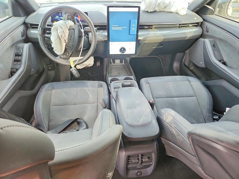 Photo 8 from auction – 2025 FORD MUSTANG MACH-E with VIN 3FMTK4SX0SMA55133
