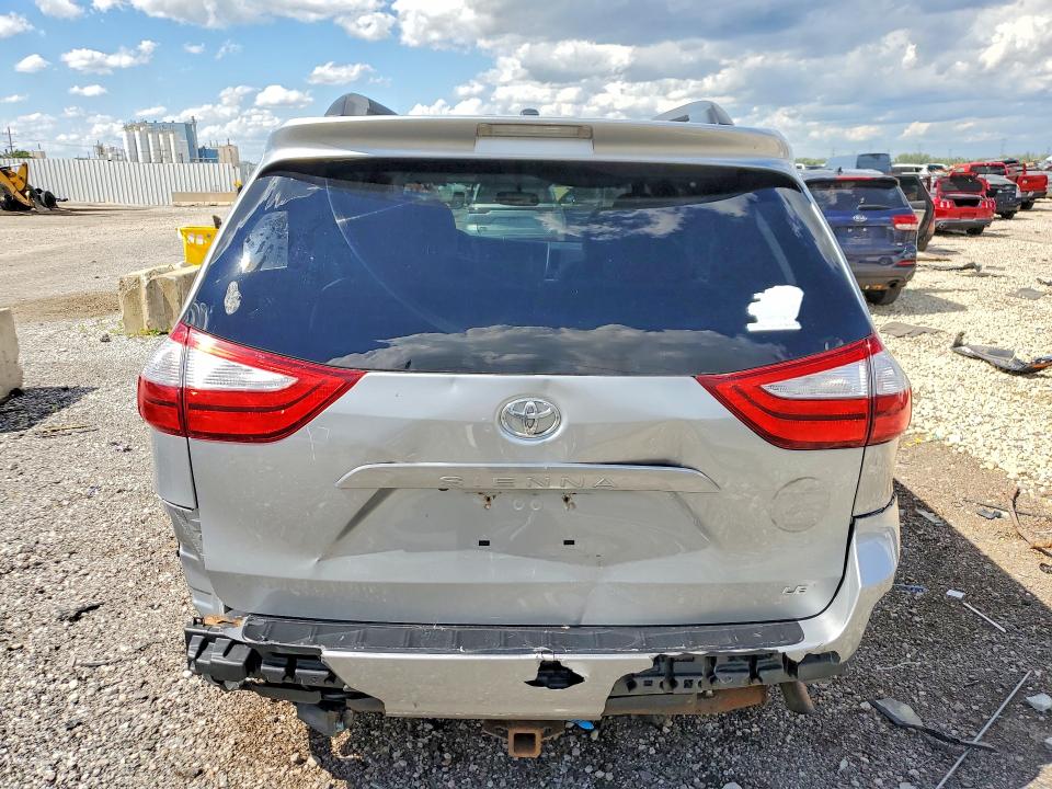 Photo 6 from auction – 2016 TOYOTA SIENNA with VIN 5TDKK3DC8GS745367